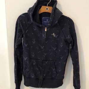 American Eagle | Women’s navy zip up hoodie.